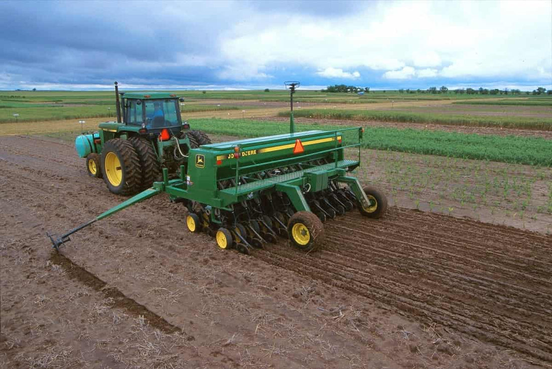 Choosing the Right Machinery for Your Farm: Factors Affecting Selection and Modern Innovations