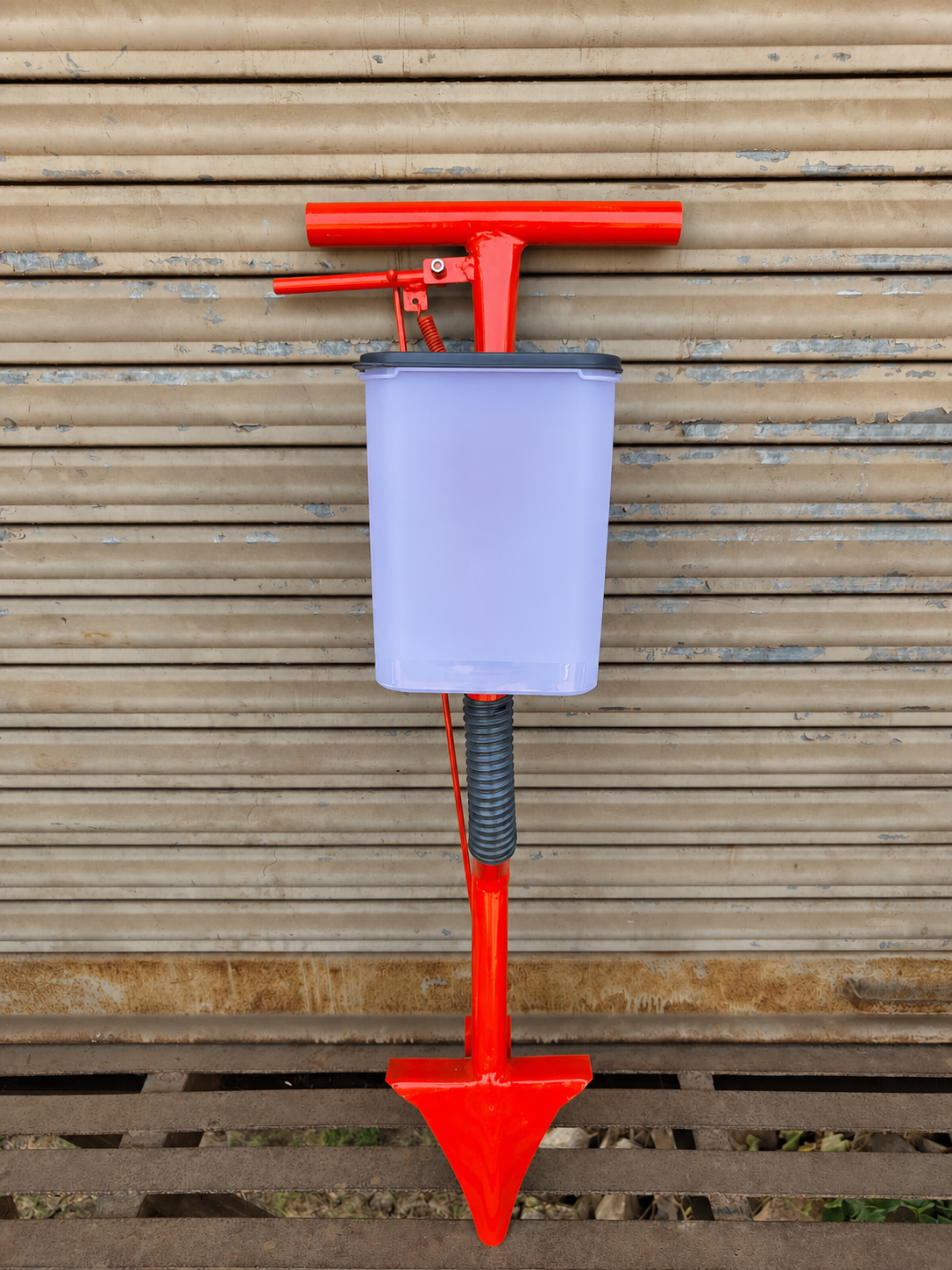 Hard Soil Fertilizer Applicator