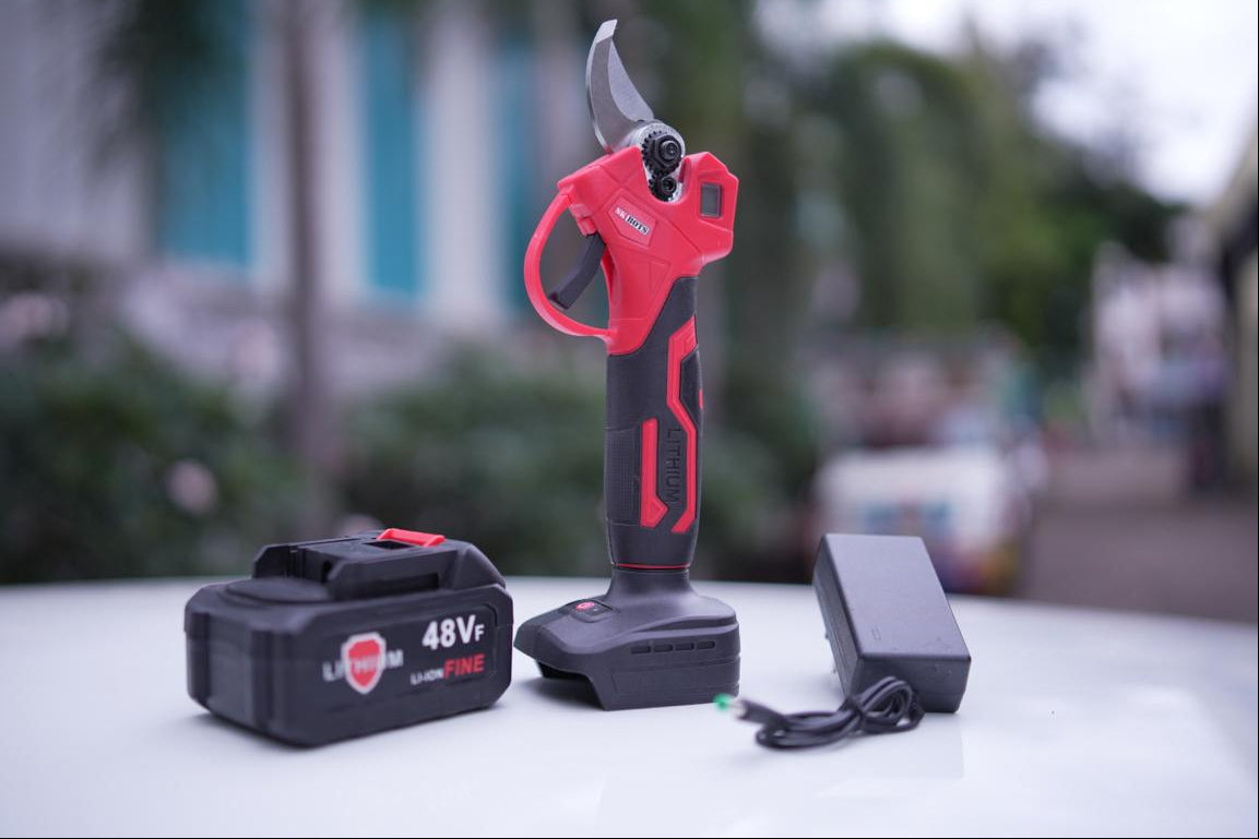 Electric Pruning Shears